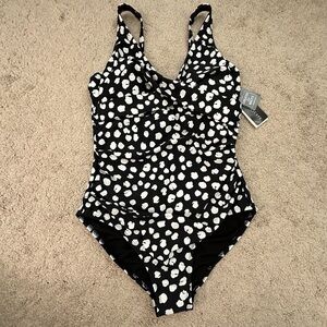 NWT Island Escape One Piece Swimsuit Size 8 $70 MSRP